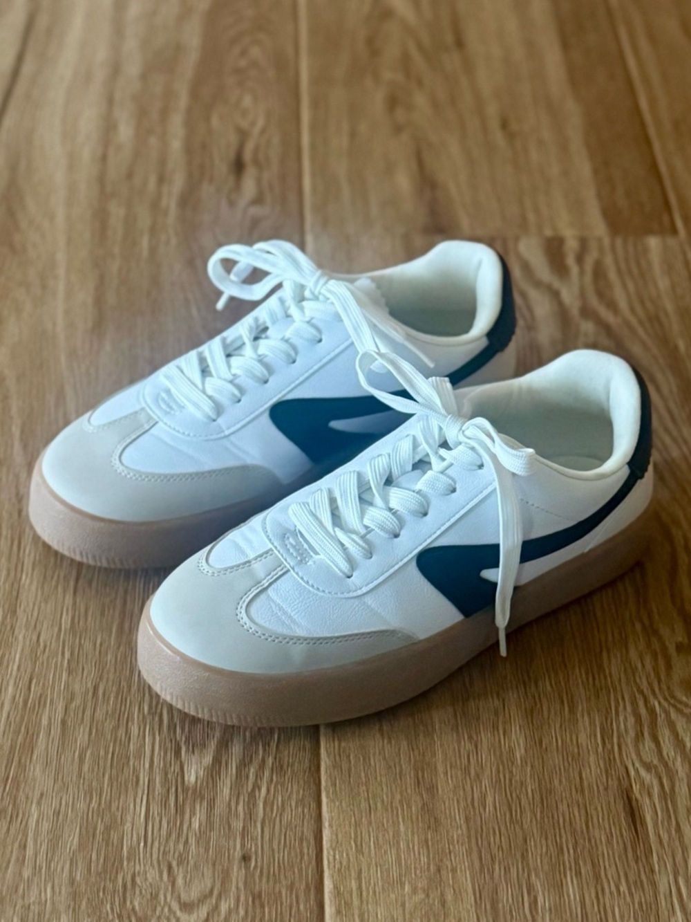 Dolce Vita Russo Retro Soccer Sneakers White Black Gum Sole Women's 7.5 - Picture 10 of 10